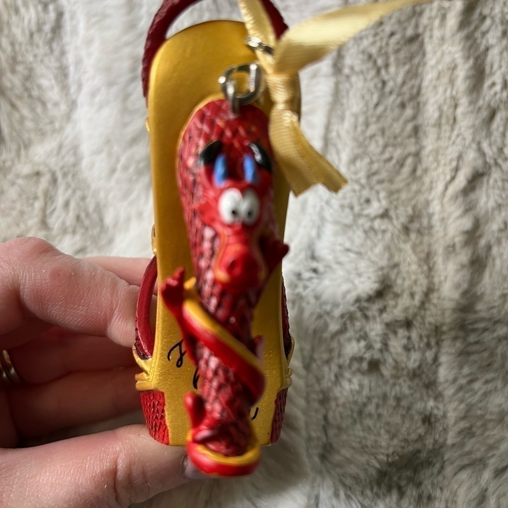 Disney mushu Mulan runway shoe ornament - Picture 3 of 8